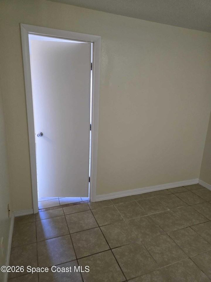 2100 S Washington Ave #2100-5 - Photo 2 of 22