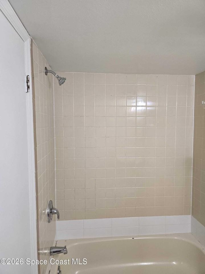 2100 S Washington Ave #2100-5 - Photo 5 of 22