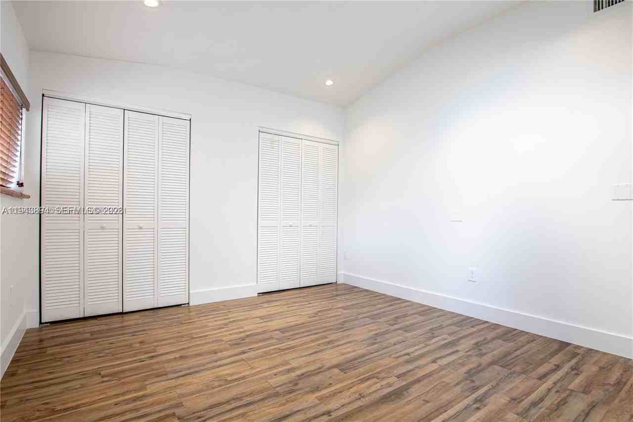 16227 Sw 139th Ct #16227-1 - Photo 3 of 13