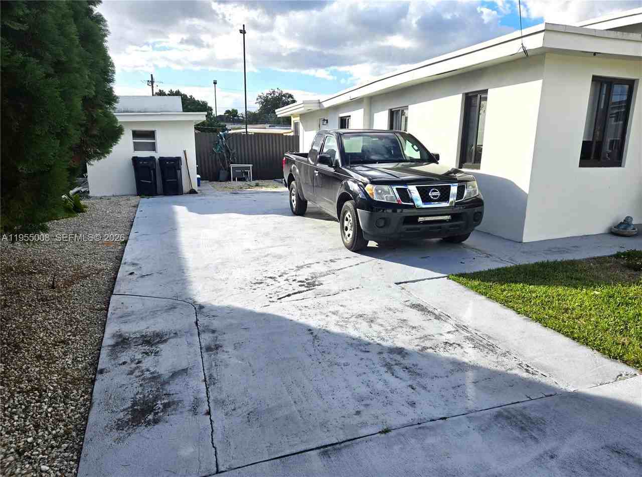 8780 Sw 36th St #8780-2 - Photo 3 of 5