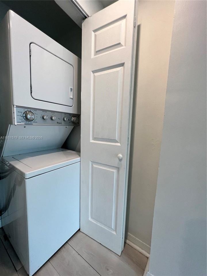 946 Bay Dr #946-4 - Photo 4 of 23