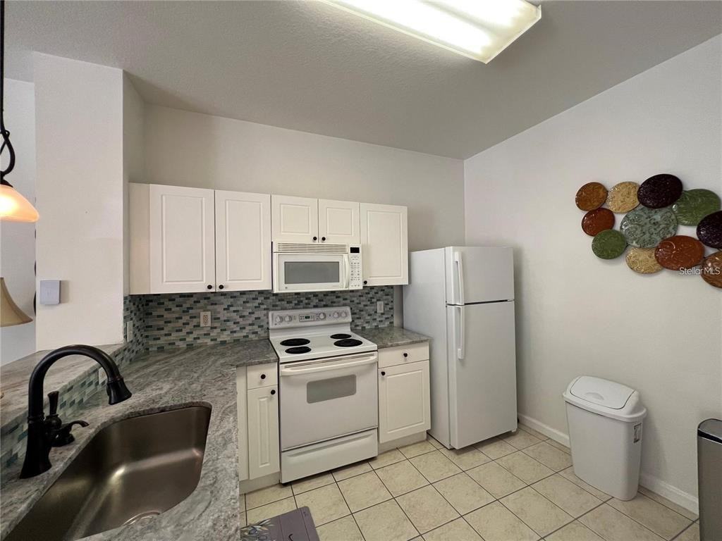 2413 Silver Palm Dr #2413 - Photo 2 of 23