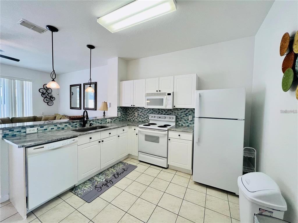 2413 Silver Palm Dr #2413 - Photo 5 of 23