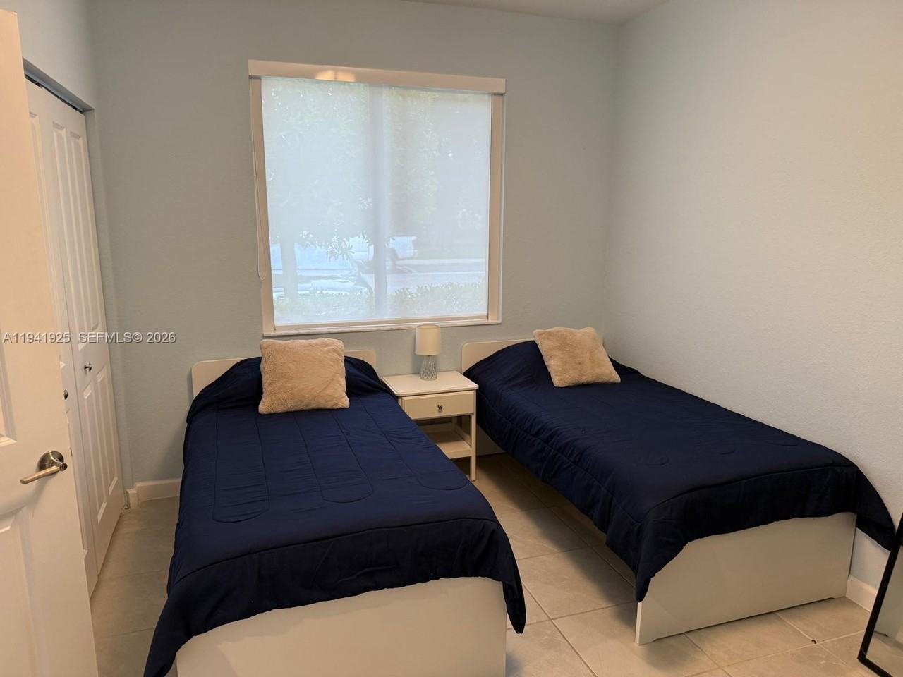 887 Ne 211th St #887 - Photo 4 of 25