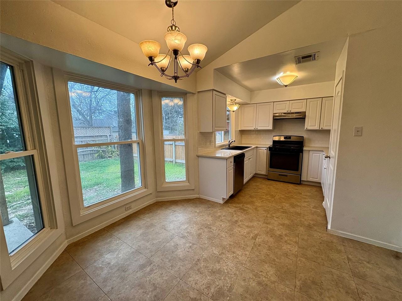 6200 Woodhue Dr #6200 - Photo 5 of 20