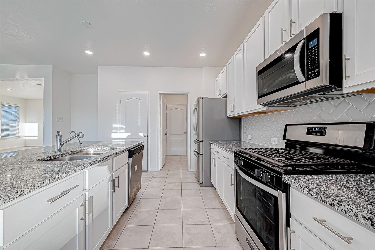 7106 Escondido Dr #7106 - Photo 3 of 41