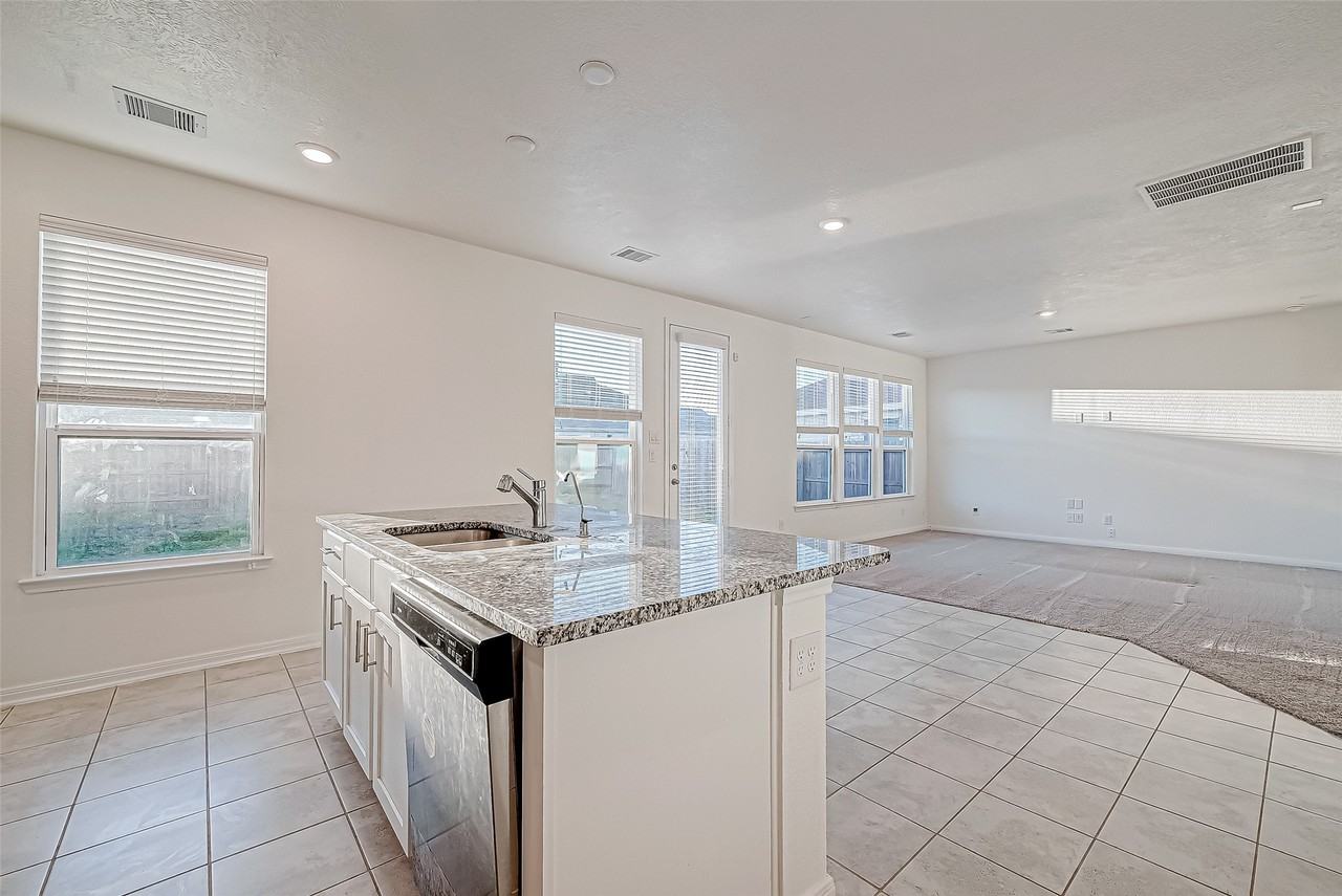 7106 Escondido Dr #7106 - Photo 6 of 41