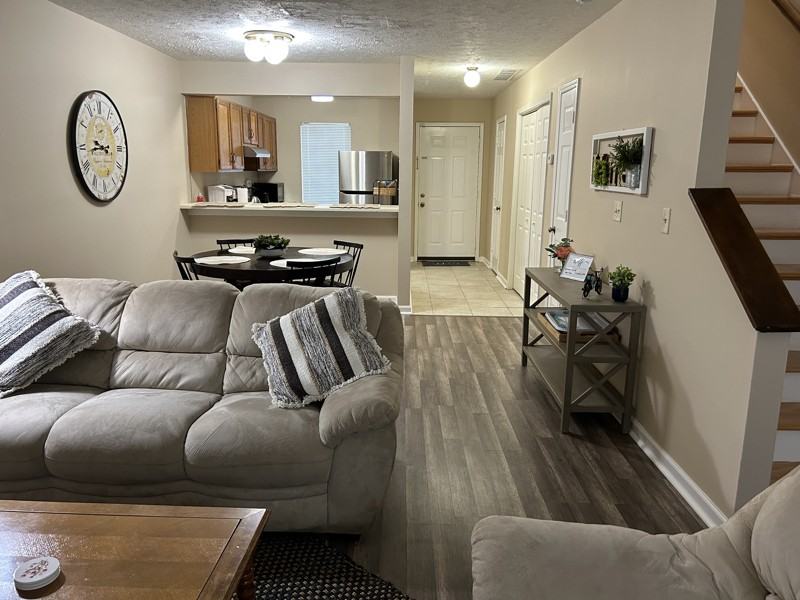 1591 Springleaf Pt Se - Photo 4 of 15