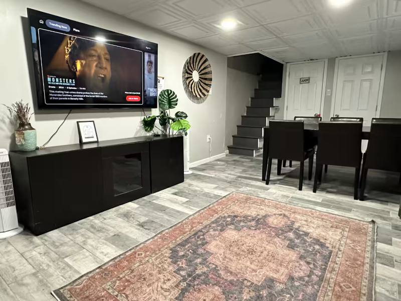 1839 S 20th St - Photo 3 of 6