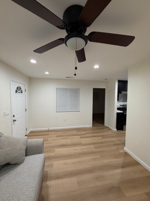 823 E Cypress St #B - Photo 2 of 14