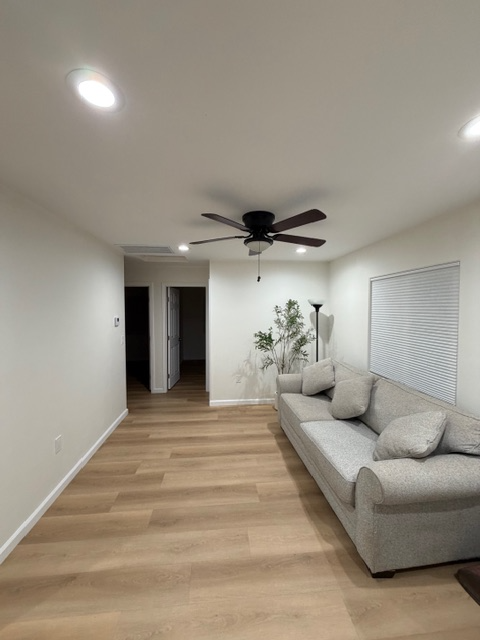 823 E Cypress St #B - Photo 6 of 14