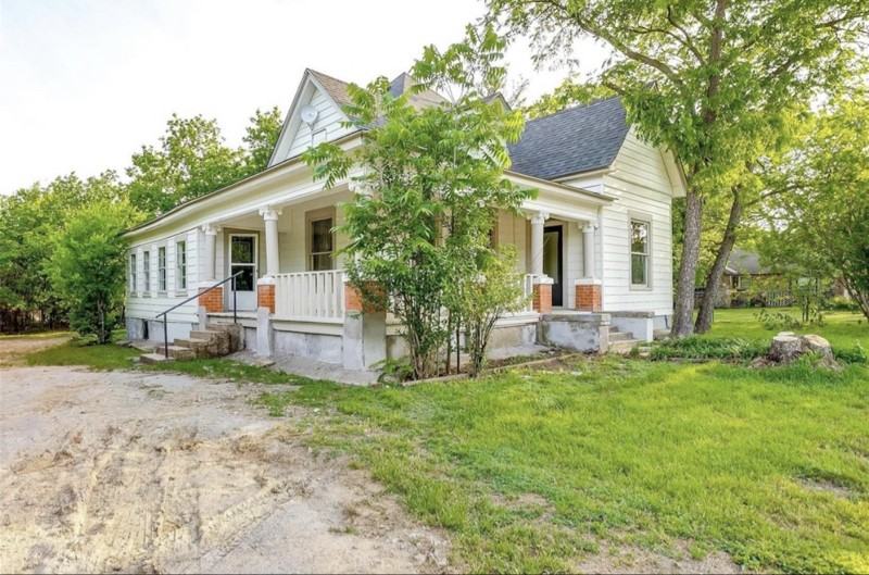 715 Sw 10th St - Photo 2 of 17