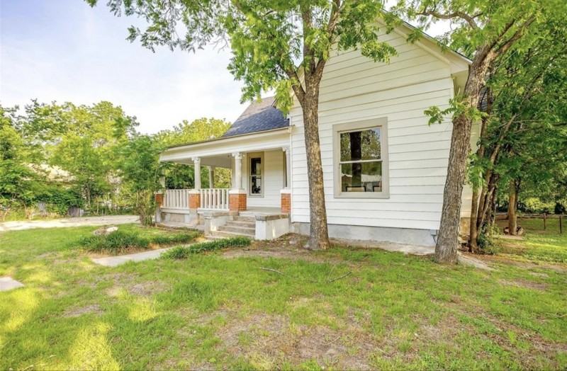 715 Sw 10th St - Photo 3 of 17