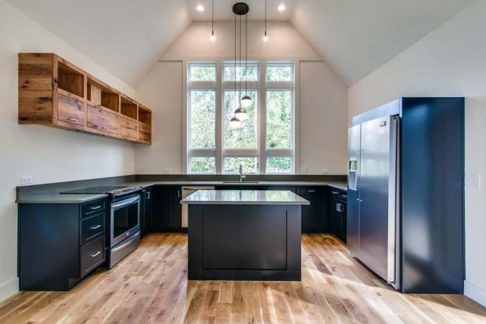 1418 Shelby Ave - Photo 7 of 18