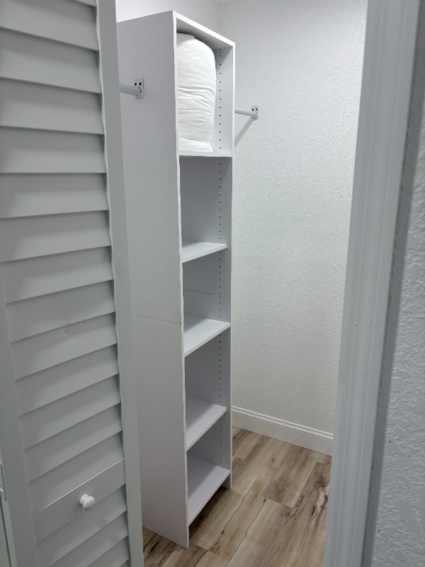 710 E Crenshaw St #5 - Photo 2 of 5