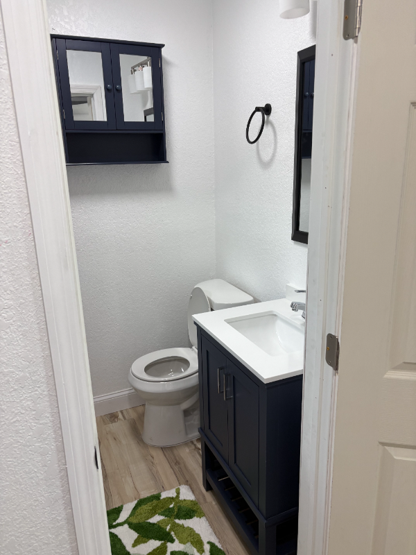 710 E Crenshaw St #5 - Photo 5 of 5