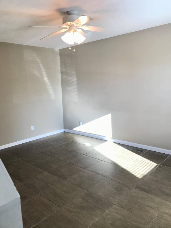 116 Creekside Dr - Photo 3 of 5