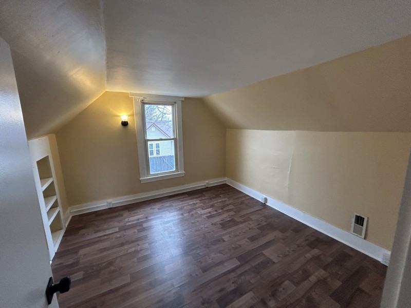 9 W Walnut St - Photo 3 of 7