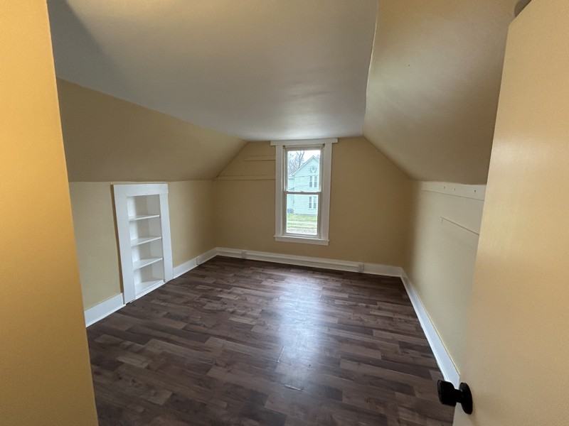 9 W Walnut St - Photo 4 of 7