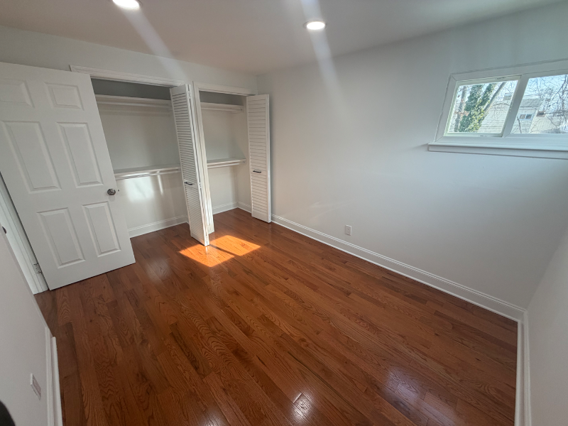 80 Mckinley Ave - Photo 4 of 12