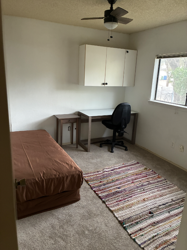 903 Sweetwater River Dr - Photo 3 of 9