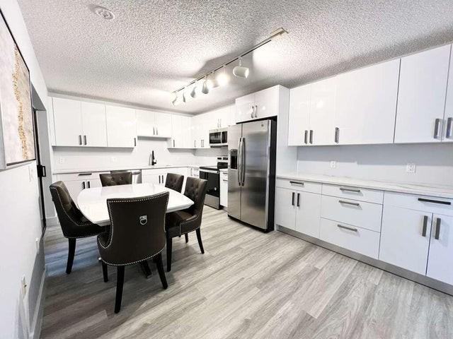 118 1st Terrace - Photo 4 of 8