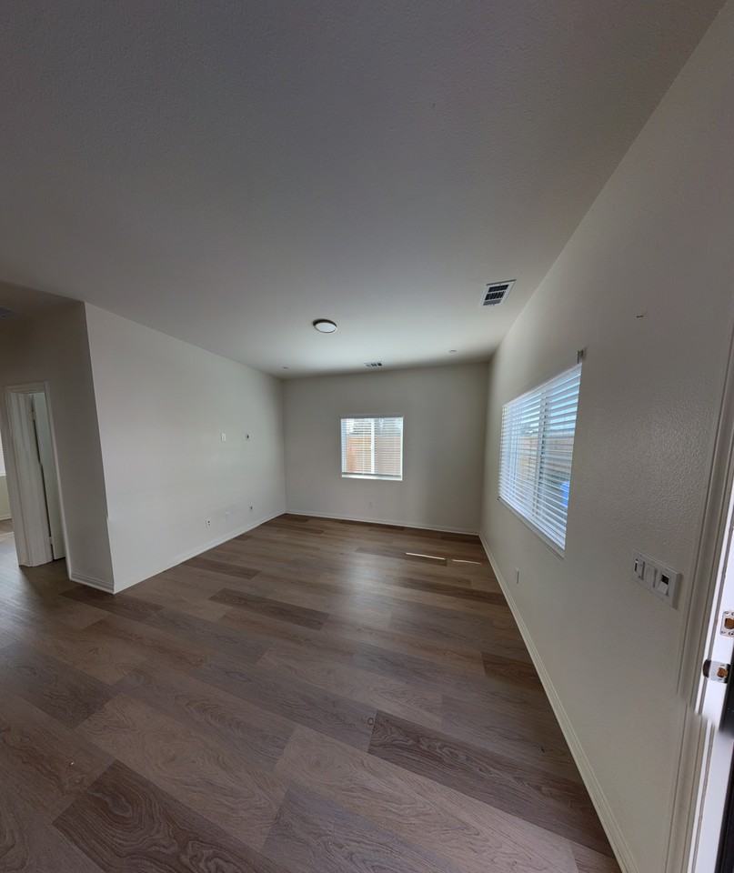 N Lassen Ave #1 - Photo 2 of 9