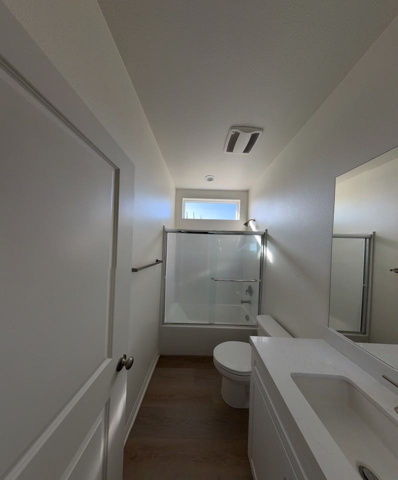 N Lassen Ave #1 - Photo 4 of 9