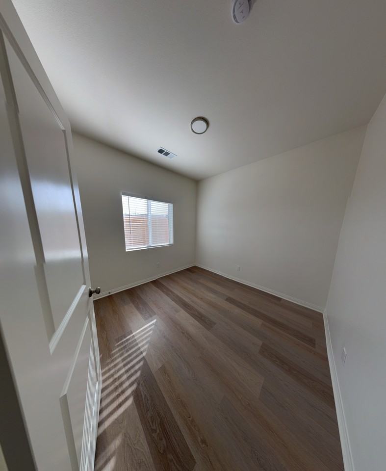 N Lassen Ave #1 - Photo 5 of 9