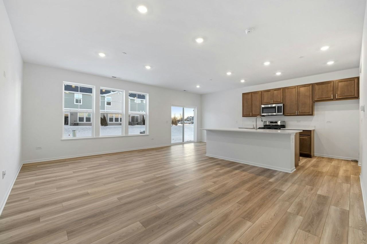 16531 Golden Vly Ln - Photo 2 of 19