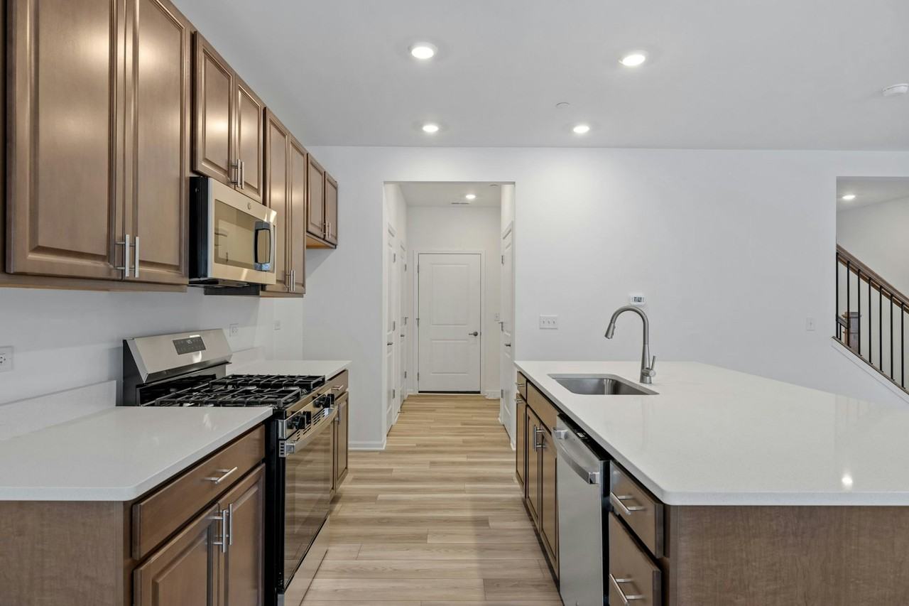 16531 Golden Vly Ln - Photo 5 of 19