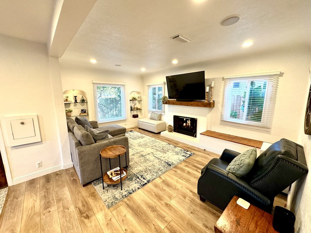 1824 Mendota St #NA - Photo 6 of 17