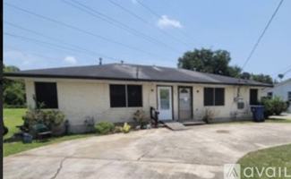 featured image of 206 Robertson St #A