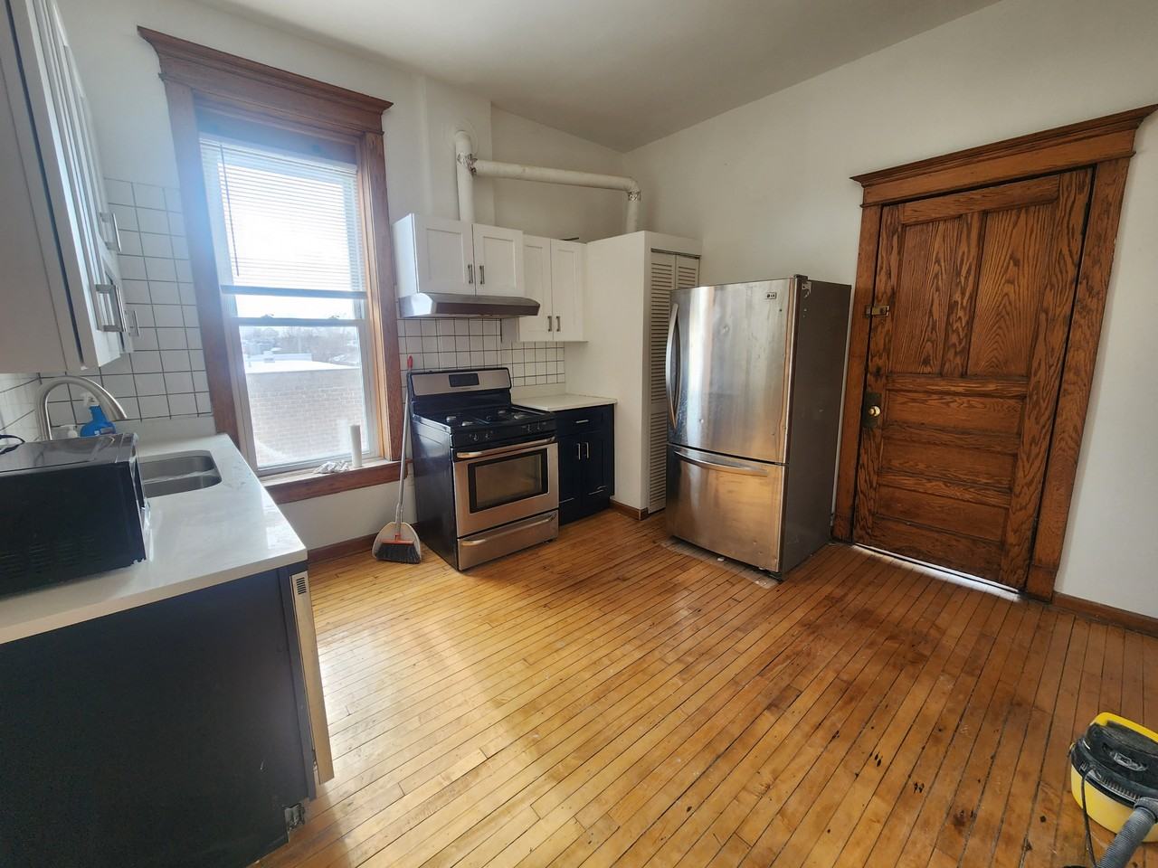 2404 W Superior St #3W - Photo 4 of 19