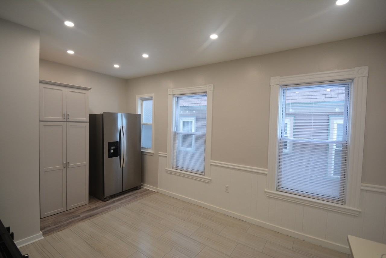 31 Claybourne St #1 - Photo 3 of 43