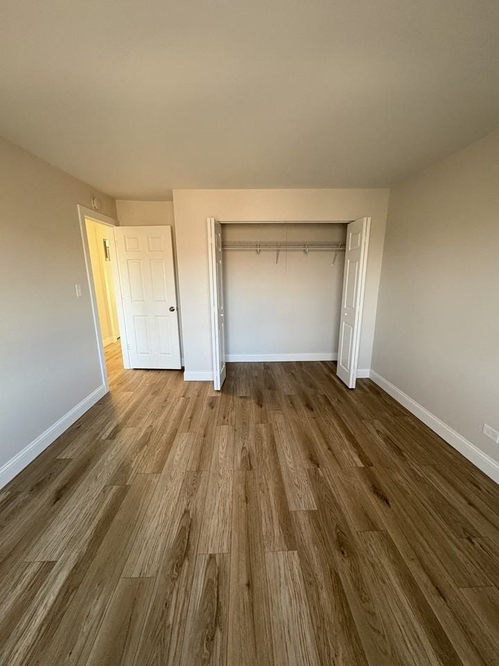 5654 Independence Ave #1 - Photo 4 of 5