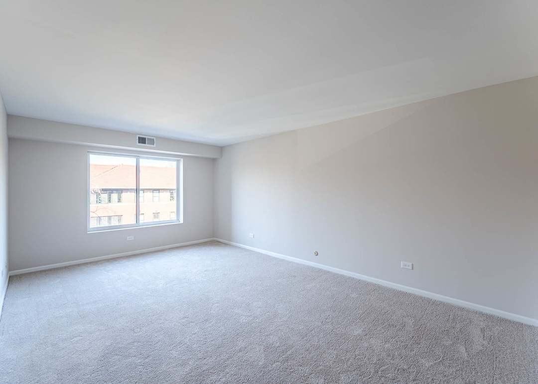 222 Main St #404 - Photo 7 of 12