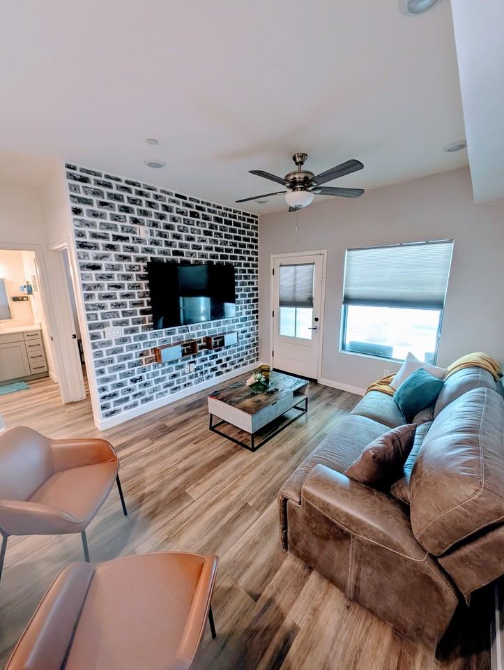 475 N 9th St #103 - Photo 2 of 17