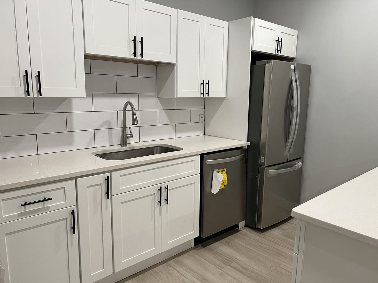 327 N Clarendon Ave #B - Photo 3 of 11