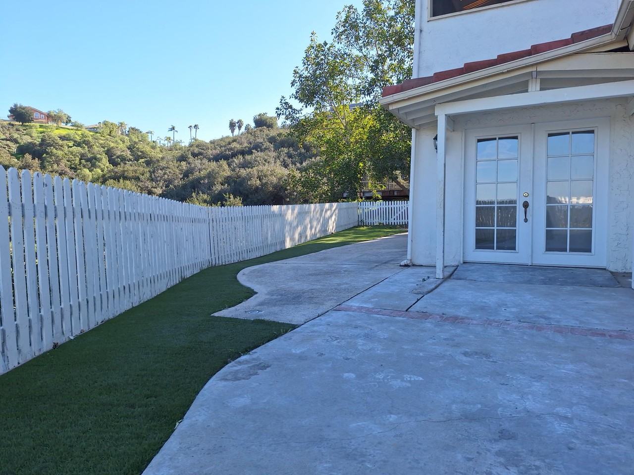 954 Surrey Dr #NA - Photo 2 of 13