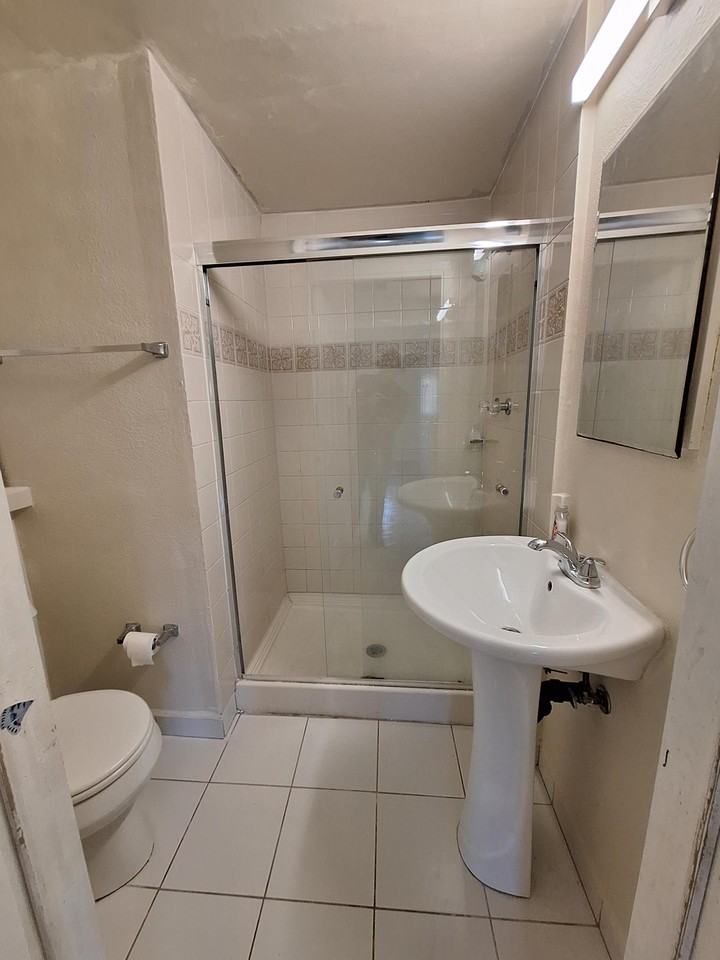 954 Surrey Dr #NA - Photo 7 of 13