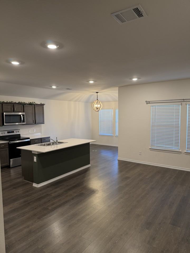 107 Seabiscuit Dr #NA - Photo 3 of 17