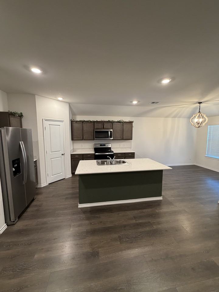 107 Seabiscuit Dr #NA - Photo 4 of 17