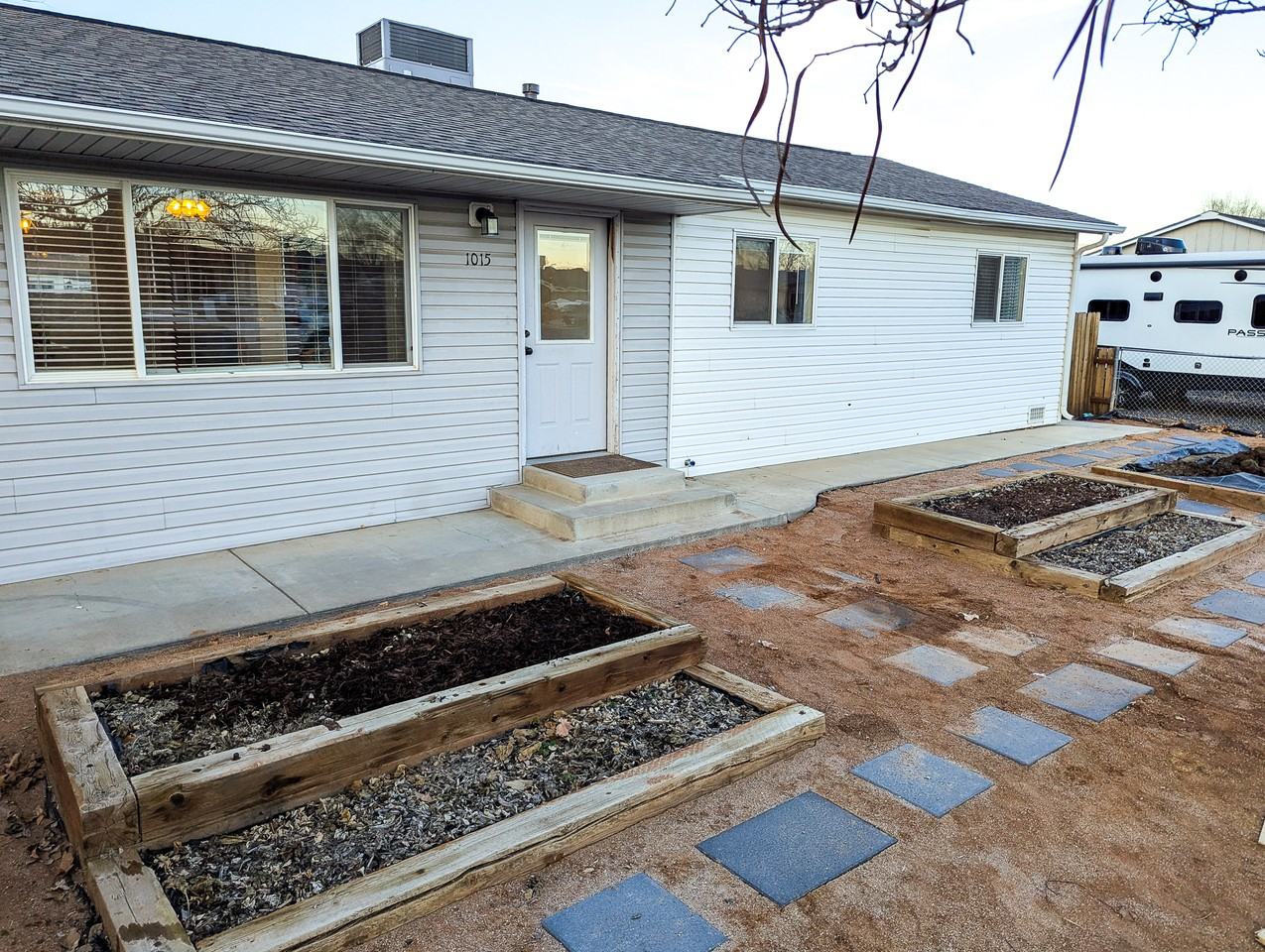 1015 E Grand Ave #NA - Photo 2 of 21