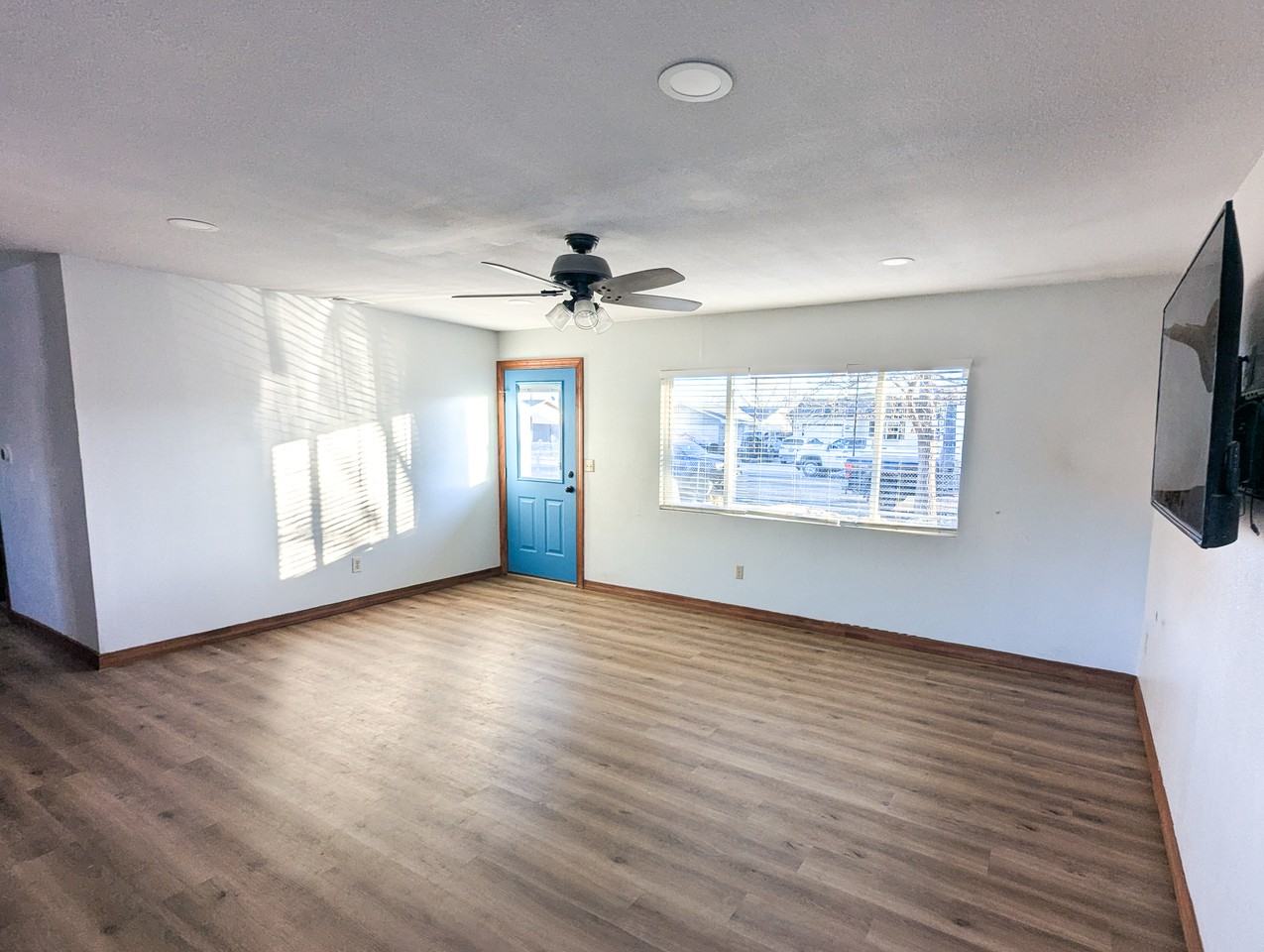 1015 E Grand Ave #NA - Photo 7 of 21