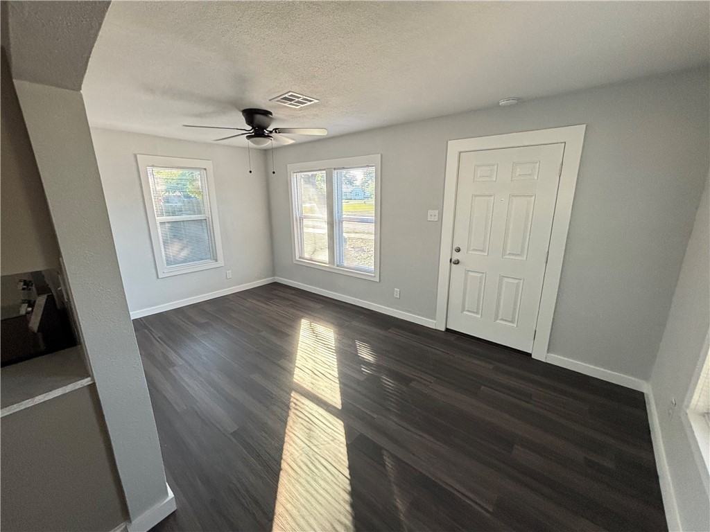 417 Robert Dr #1 - Photo 3 of 9