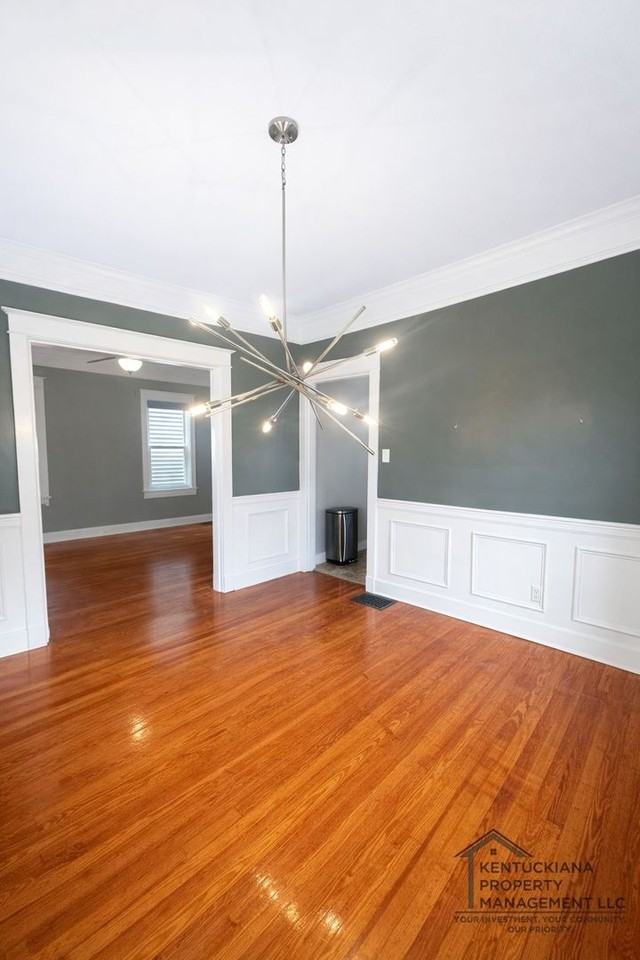 2223 Eastview Ave - Photo 5 of 32