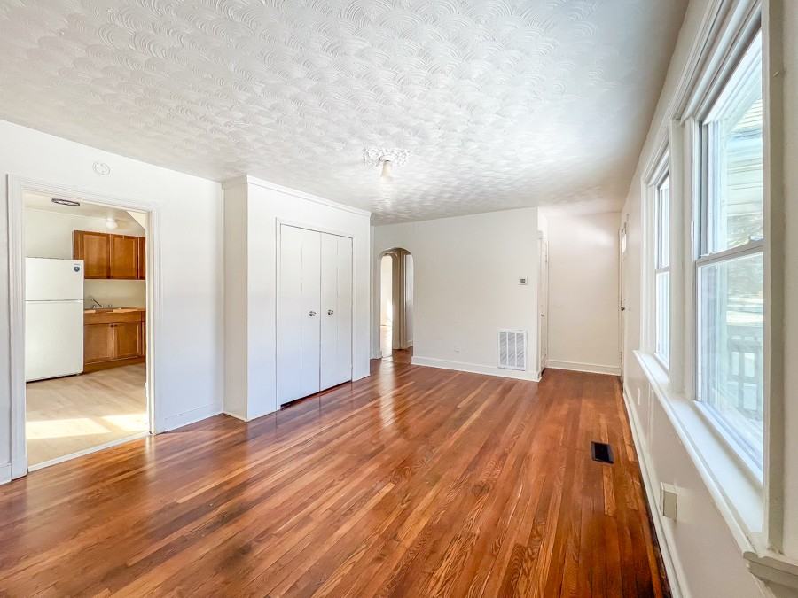 1006 Greystone Ave #NA - Photo 2 of 25