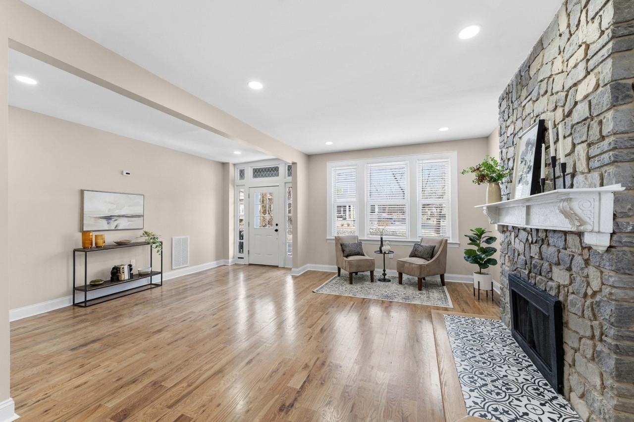 94 Montrose St #1 - Photo 4 of 33