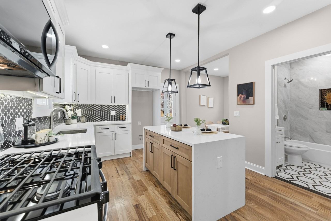 94 Montrose St #1 - Photo 6 of 33